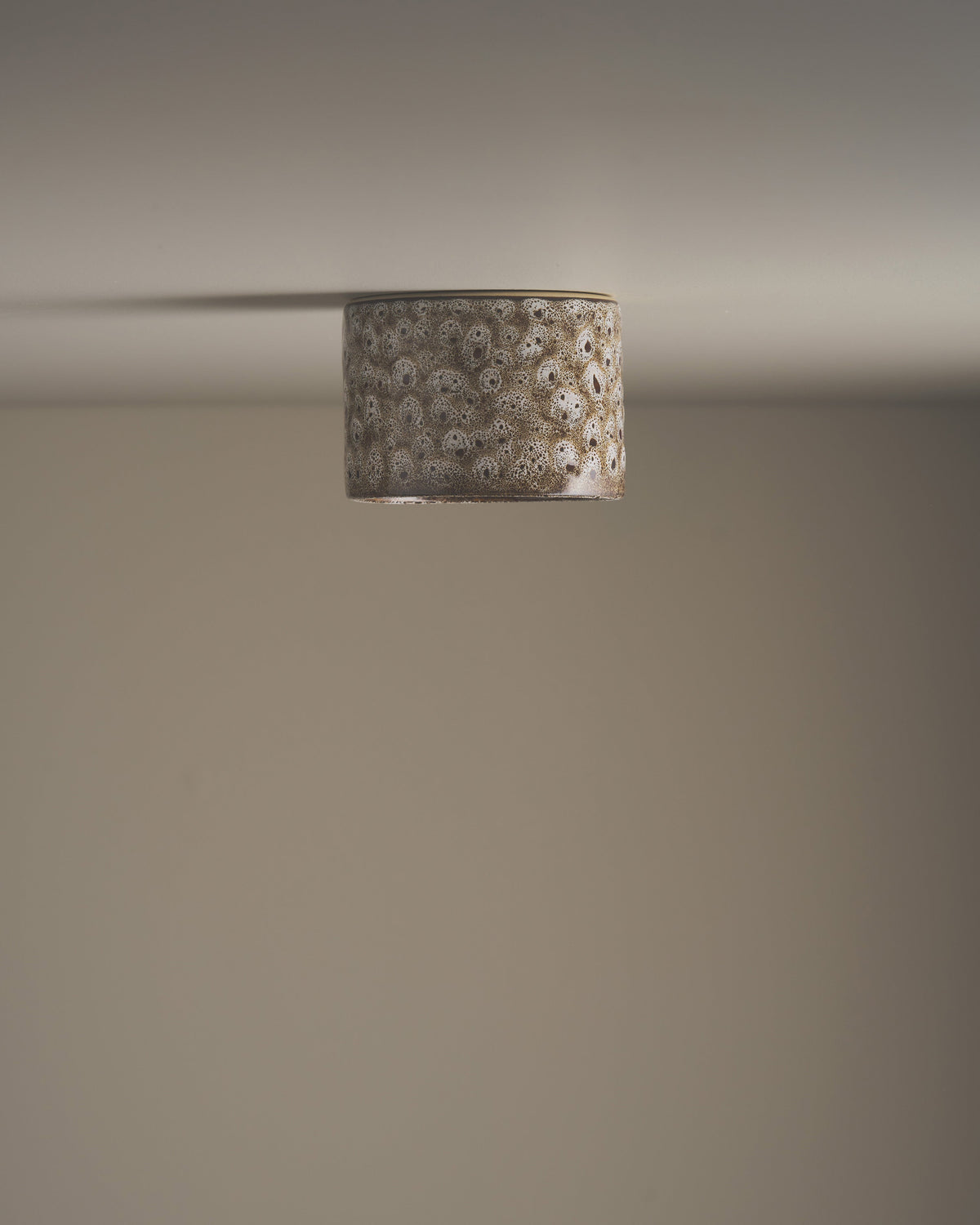 Short Ceiling Light in White Ochre