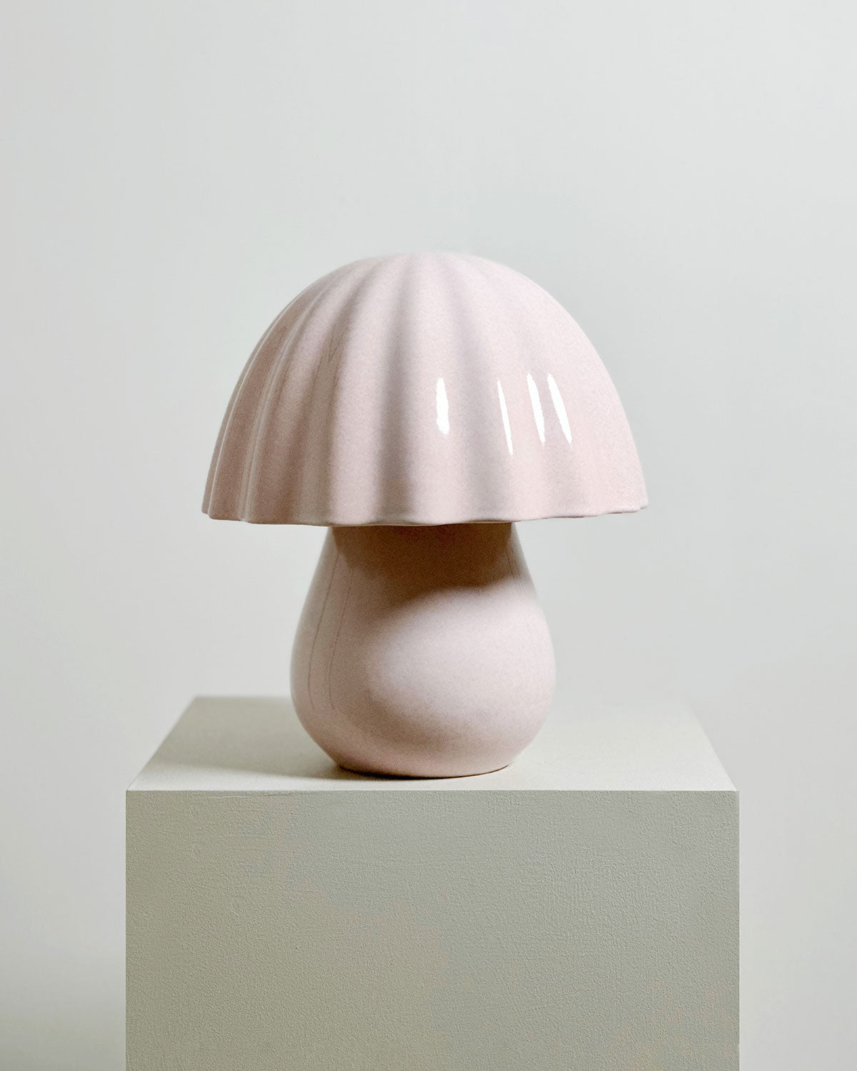 Periwinkle Table Lamp in Rose Quartz