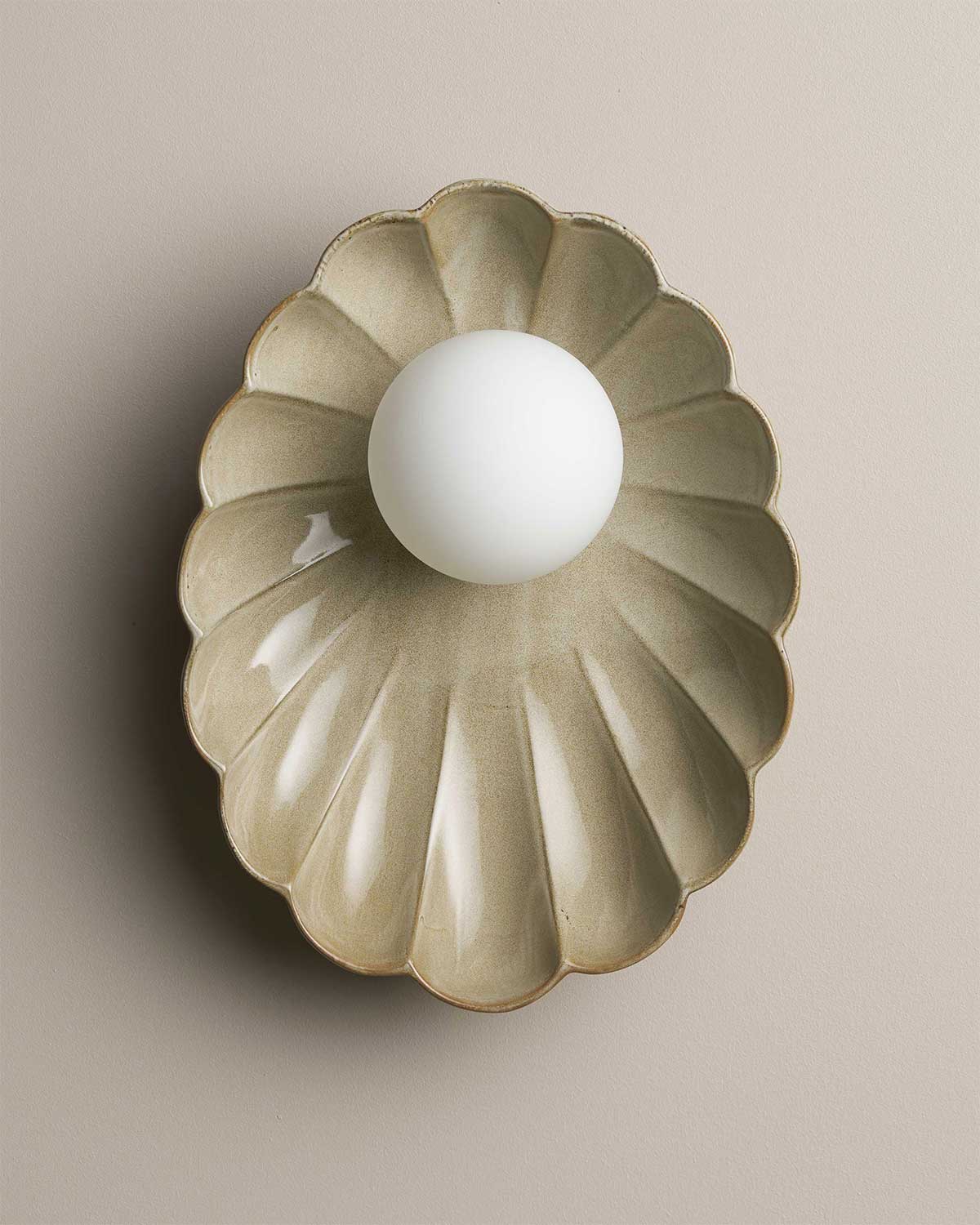 Oyster Wall Sconce in Saltbush
