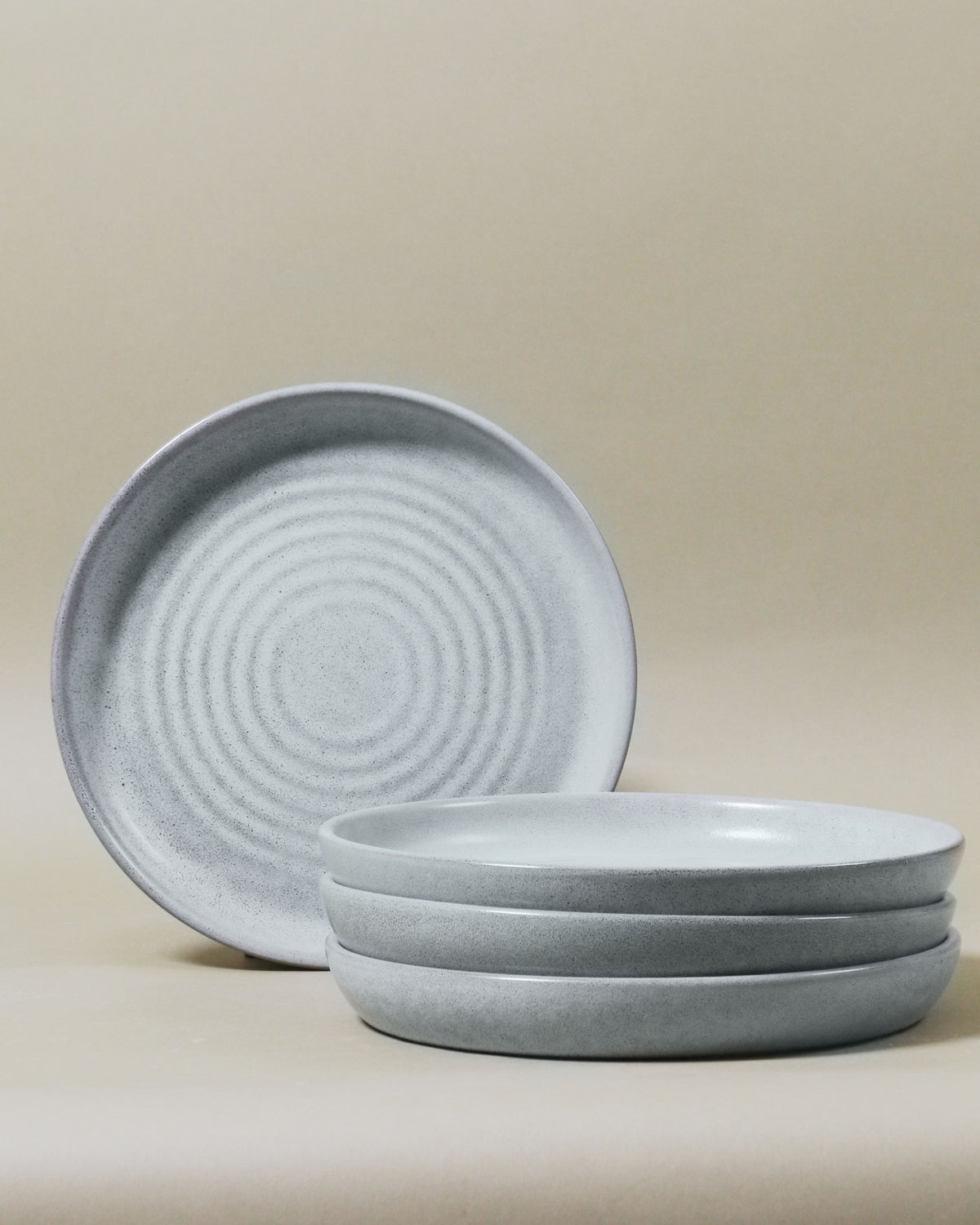Set of 4 Potters Collection 23.5cm Plates / Grey Smoke