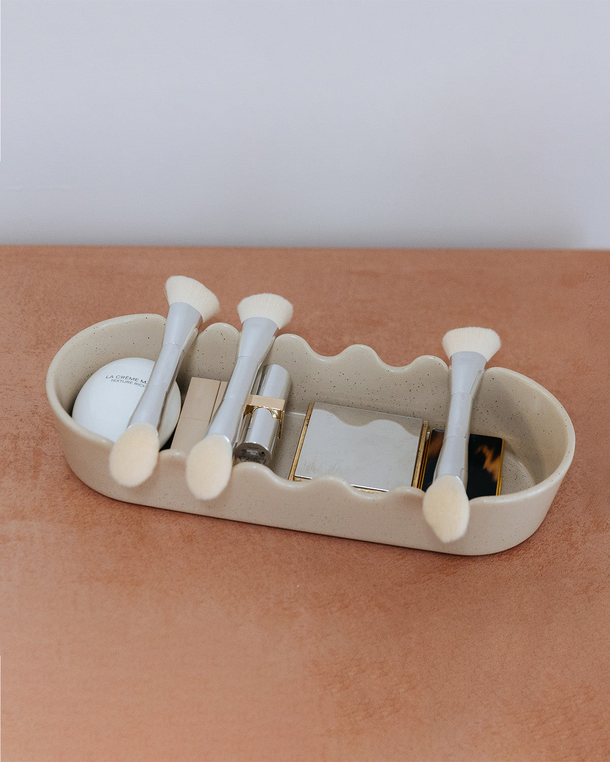 Beauty Essentials Brush Drying Tray / Jade Kisnorbo X Robert Gordon