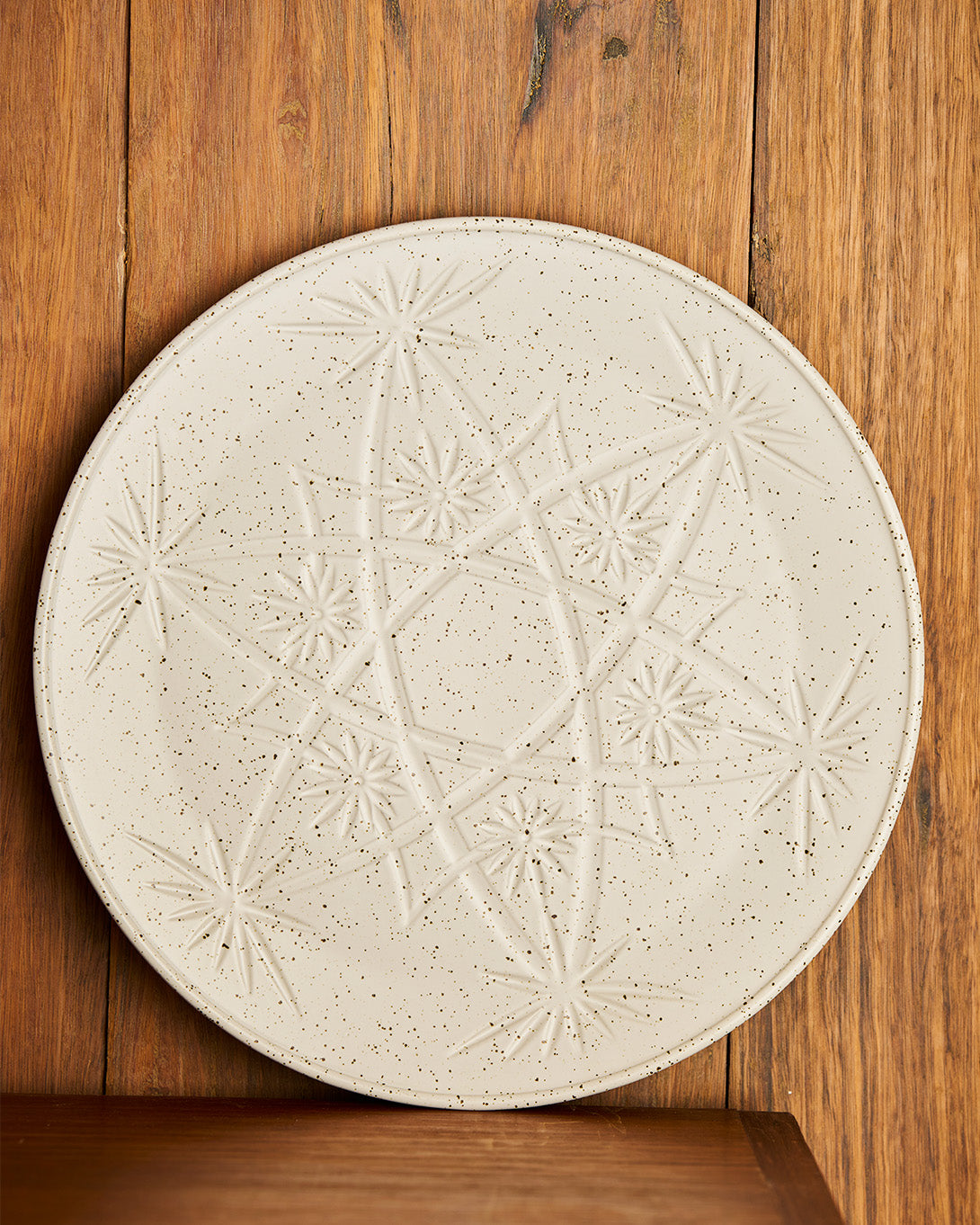 30cm Plate in White Gloss / Hardware Lane
