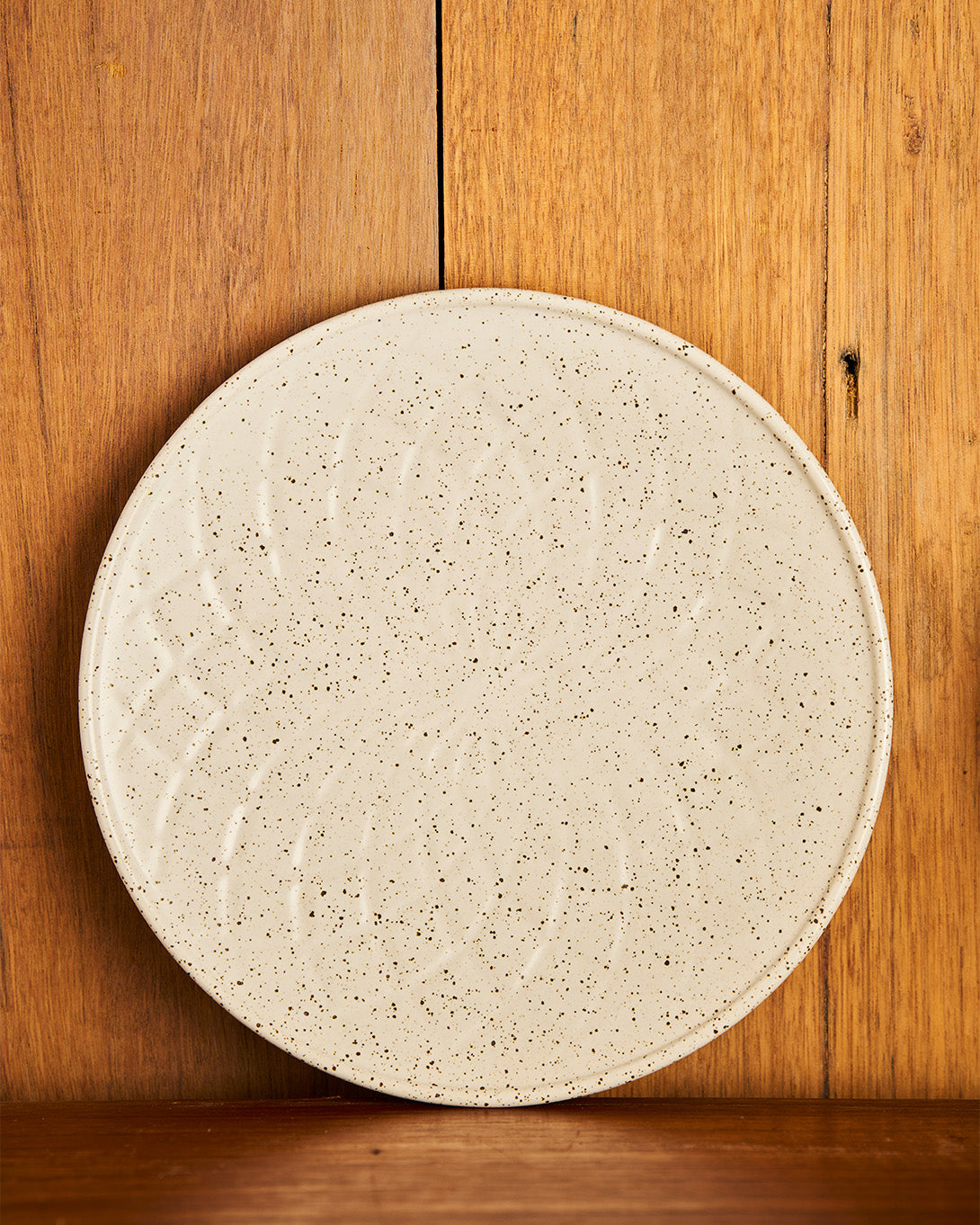 20cm Plate in White Gloss / Hardware Lane