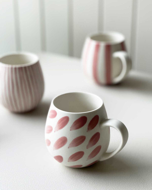 Hug Me Mugs / Rose Brush - Robert Gordon Australia