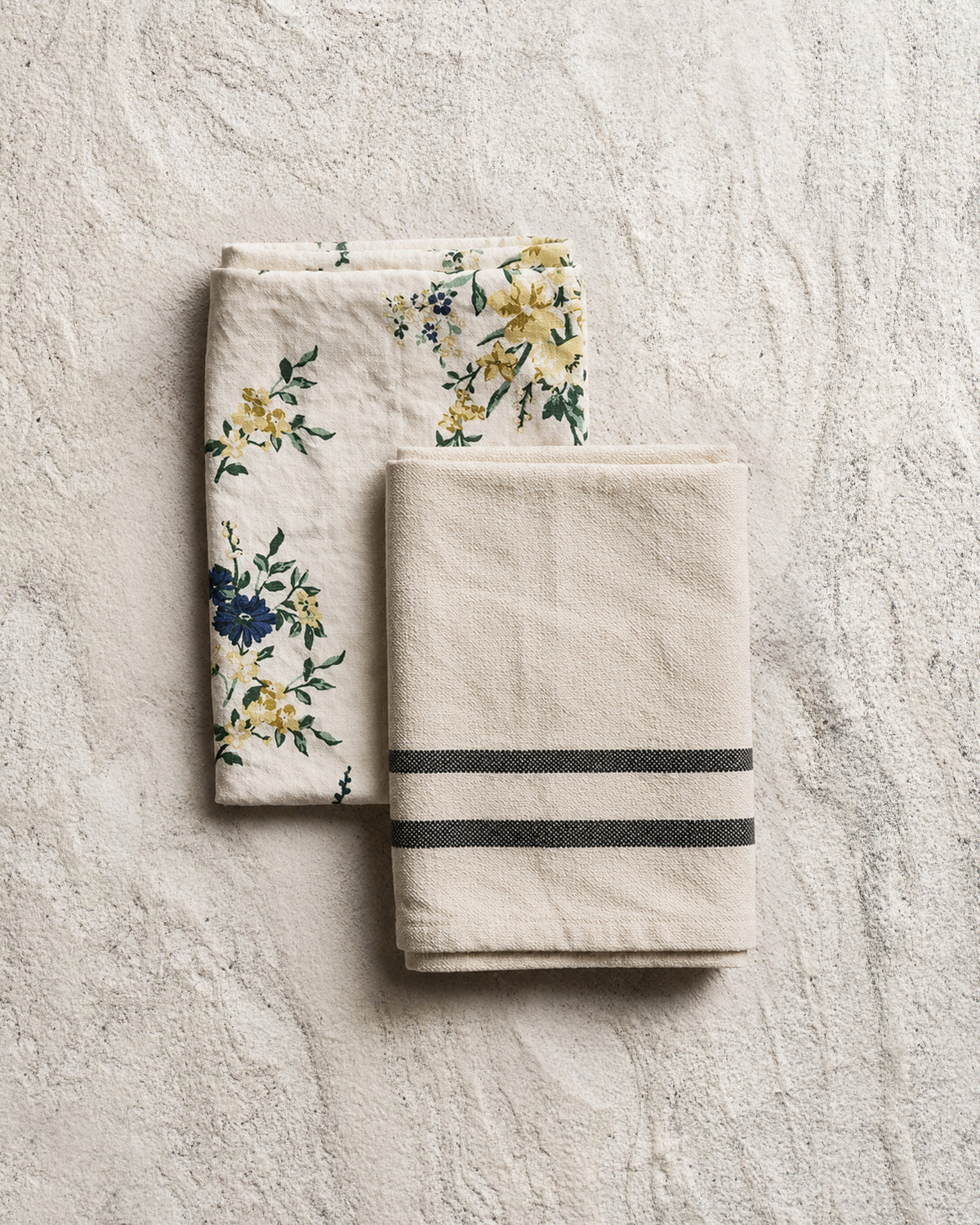 Set of 2 Tea Towles / Hattie