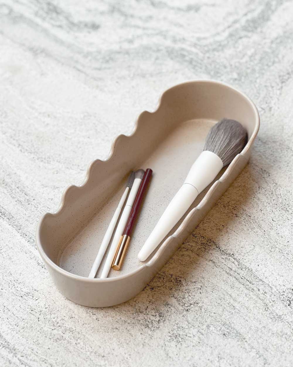 Beauty Essentials Brush Drying Tray / Jade Kisnorbo X Robert Gordon