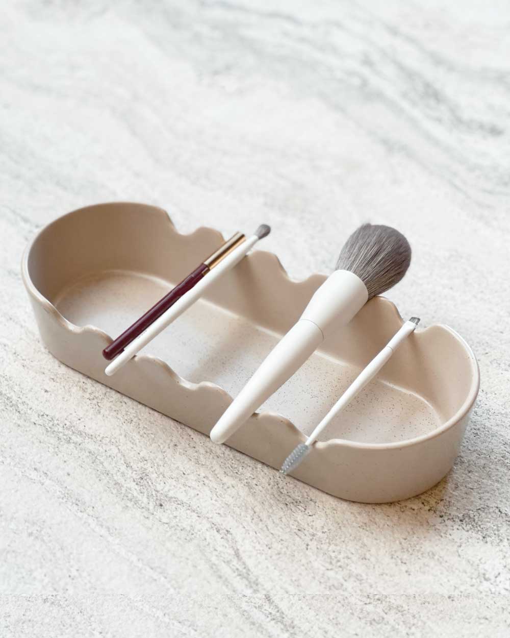 Beauty Essentials Brush Drying Tray / Jade Kisnorbo X Robert Gordon