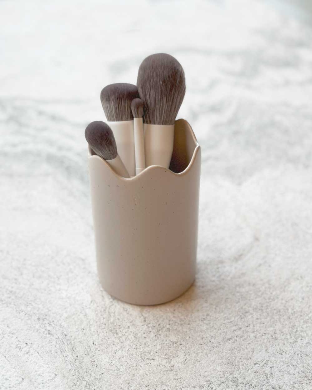 Store &amp; Dry Brush Cylinder / Jade Kisnorbo X Robert Gordon
