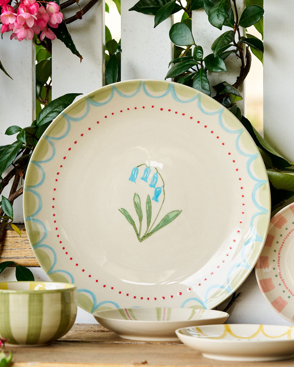 June&#39;s Garden Cake Plate / Blue Bell