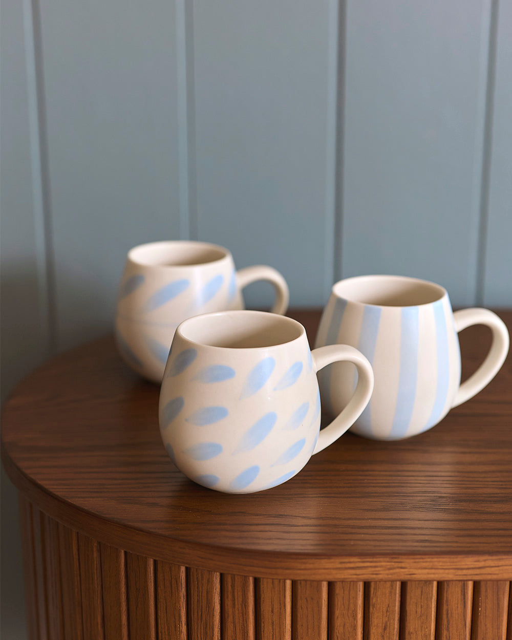 Hug Me Mugs / Forget Me Not Brush