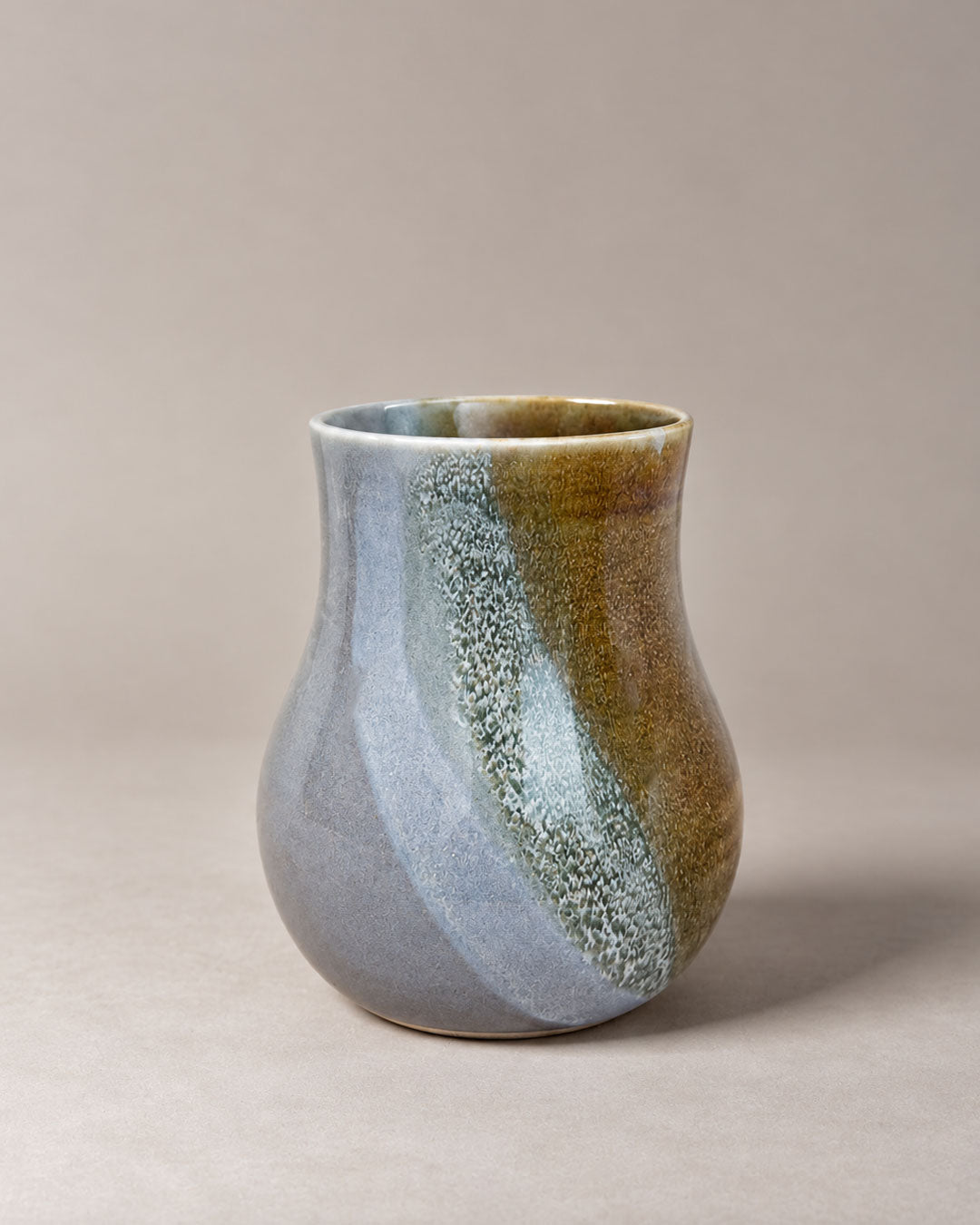 Medium Vase in Opaline / Wild Country