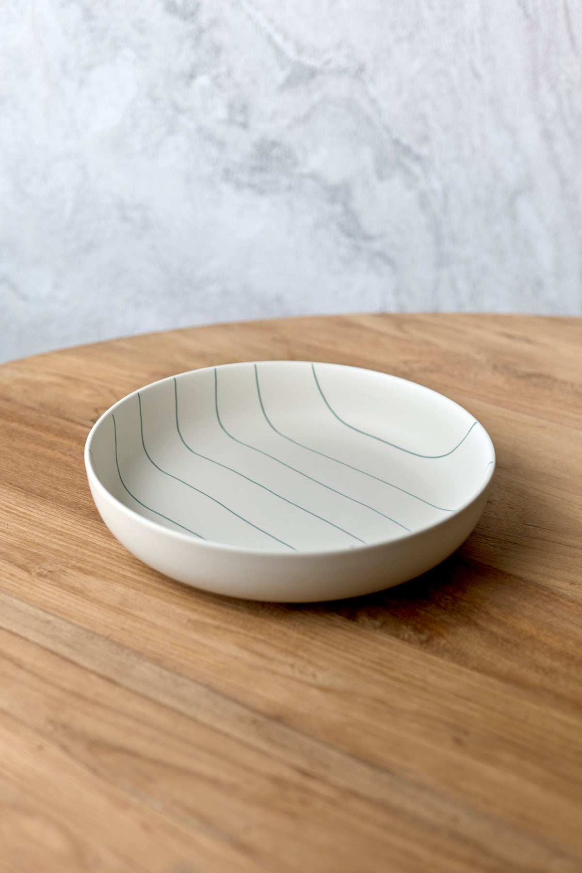 Coastal Junction 28cm Salad Bowl / Cream with Green Stripe