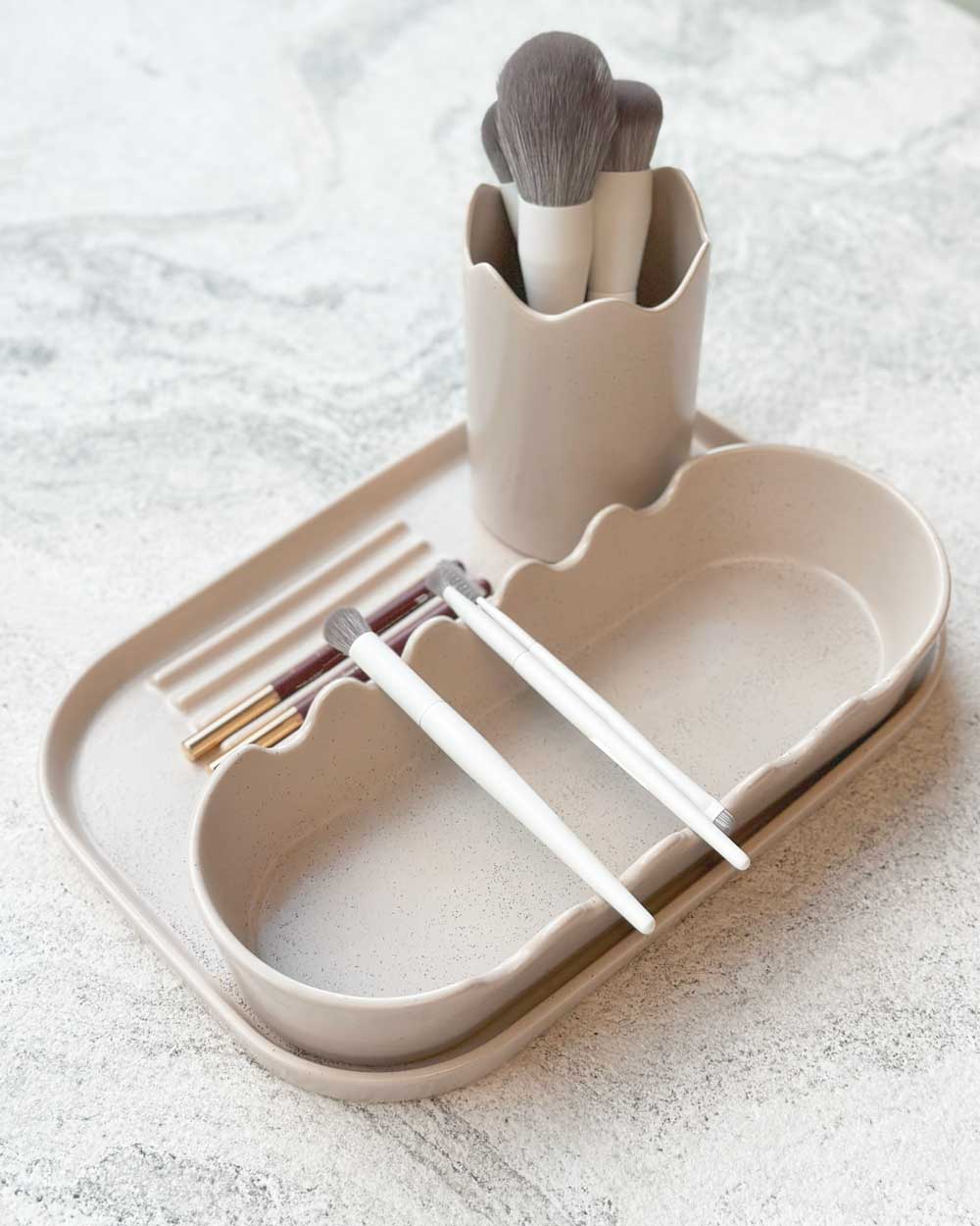 The Layer Tray / Jade Kisnorbo X Robert Gordon