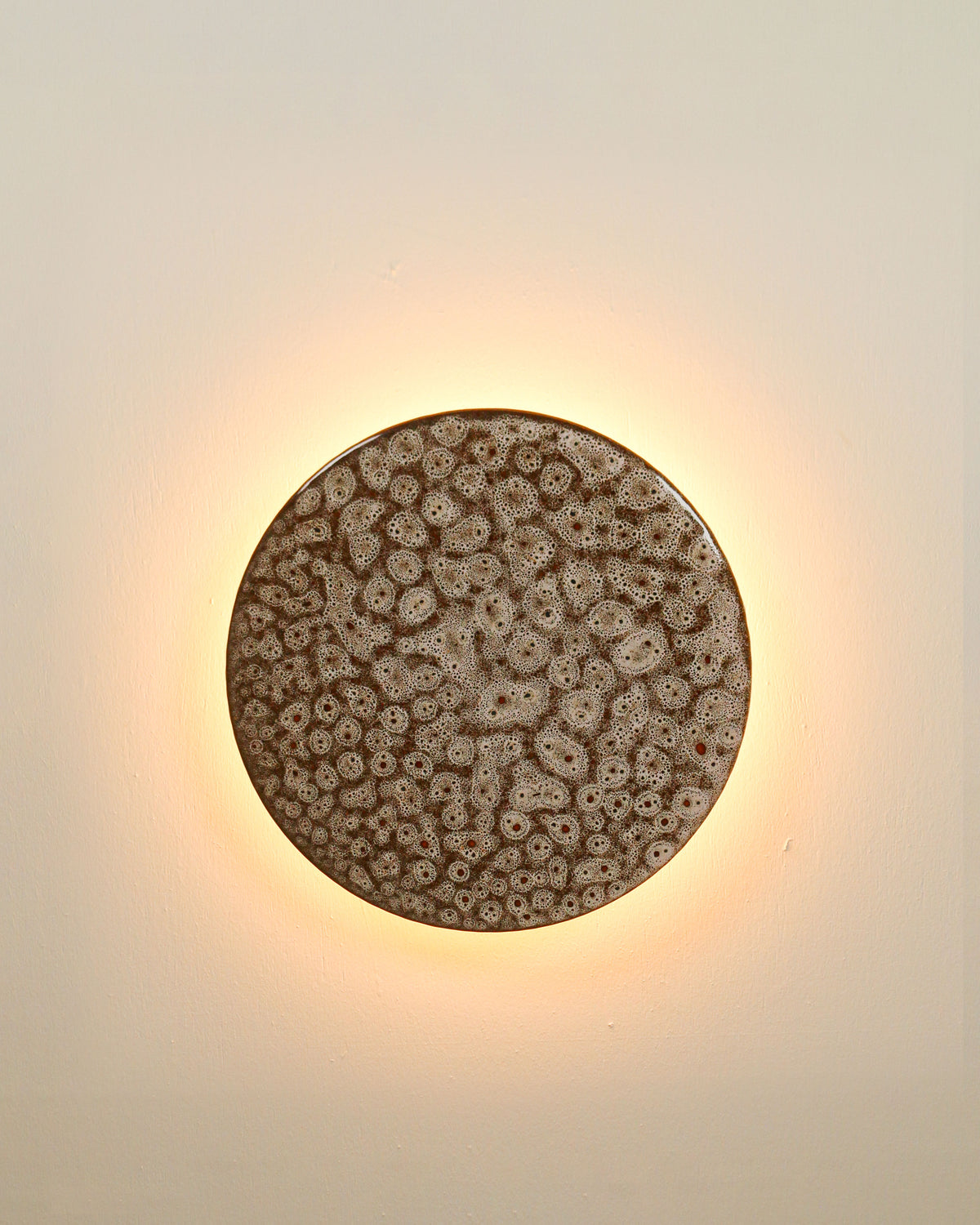 Small Backlit Disc Wall Light in White Ochre
